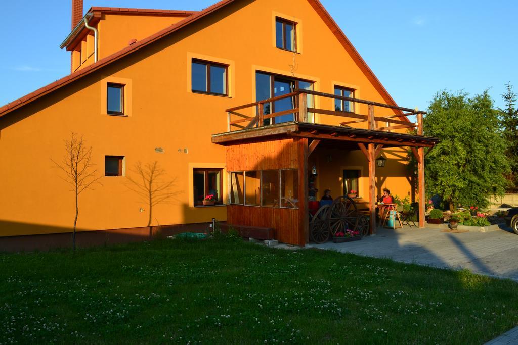 Penzion Eqilon Hotel Melnik Luaran gambar